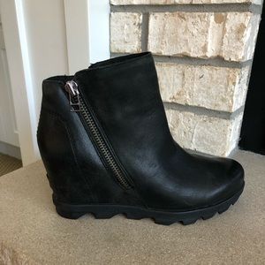 Sorel Joan of Arctic size 8, excellent condition worn only twice!!!